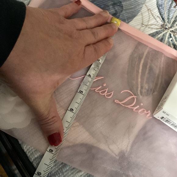 MISS DIOR Pink Mesh Cosmetic Pouch with CD LE BAUME - Picture 11 of 12